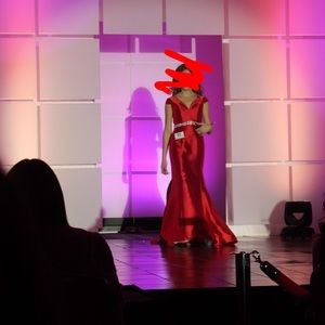 Gorgeous formal pageant prom red dress!